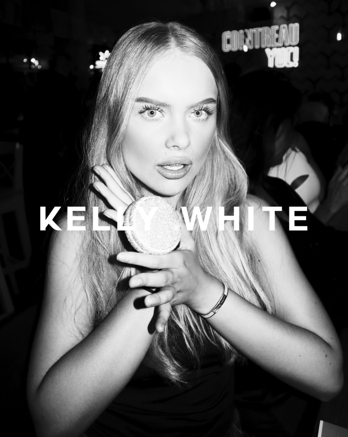 Kelly White Black and White Banner mobile